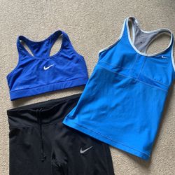 Like New! Nike Workout Clothes Size S/M