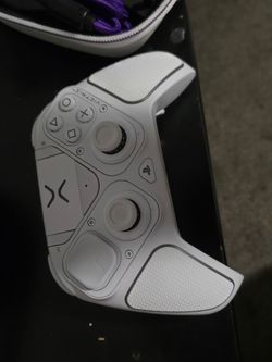 white Victrix Pro BFG Reloaded wireless modular gaming controller for PlayStation.
