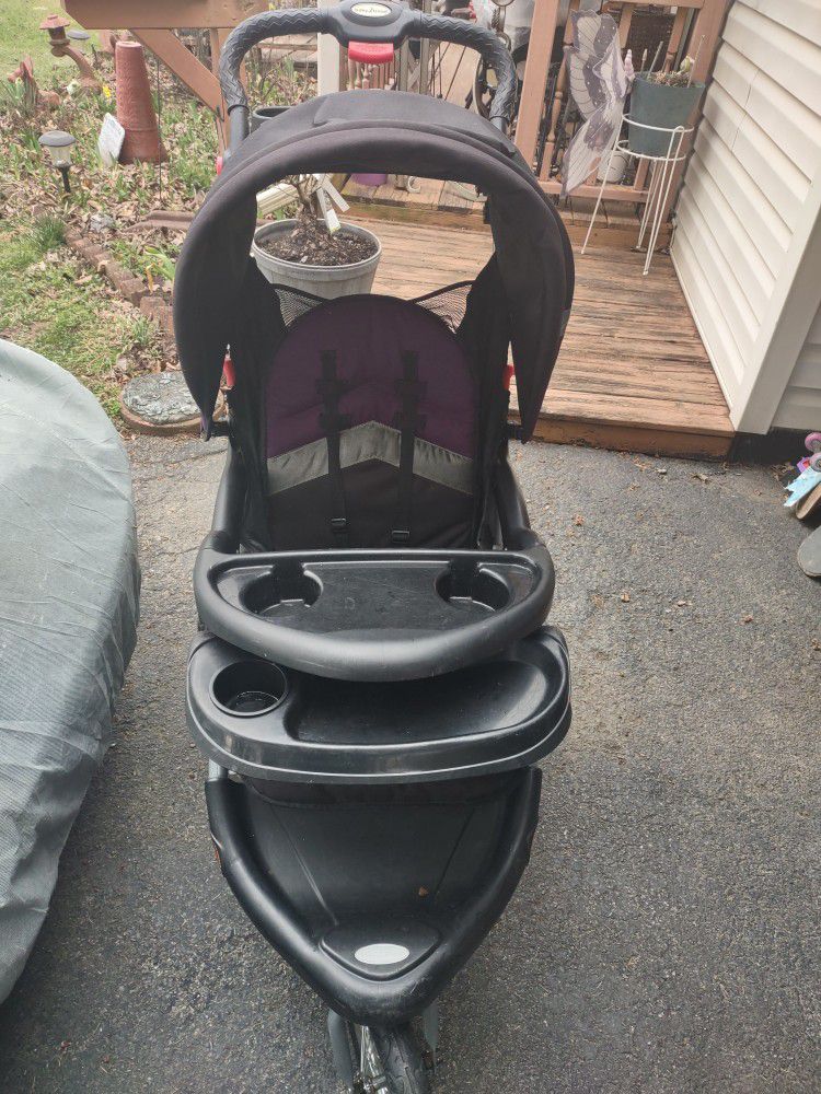 Expedition ELX Baby Trend Stroller, Like New. 