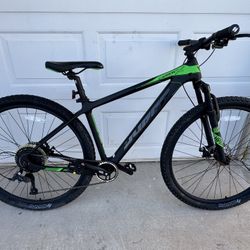 29” Hyper Carbon  Ultra Light Mountain Bike Like New