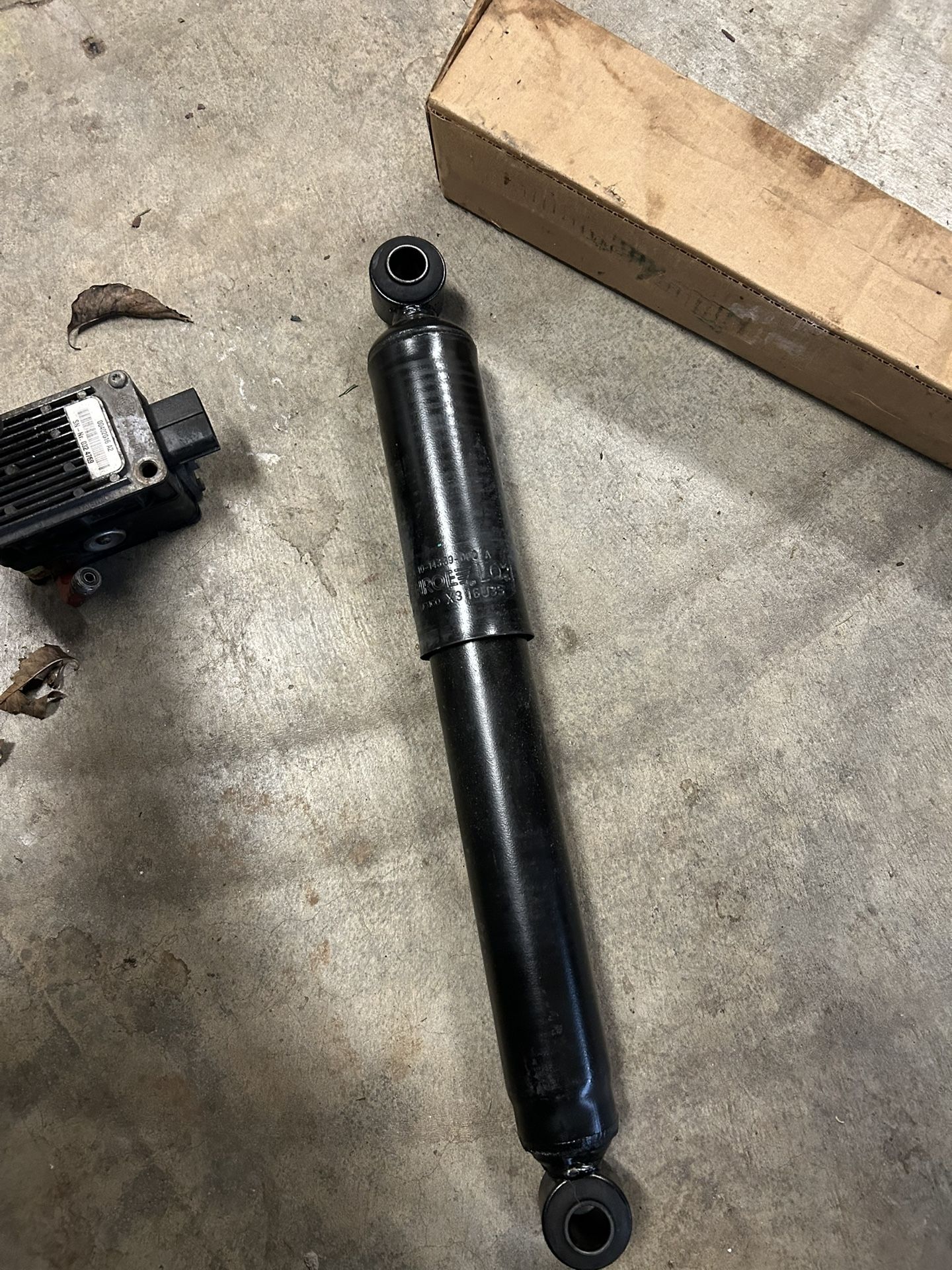 2022 freightliner cascadia steer shock