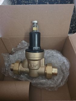 WATTS 1.25"   water pressure regulatore