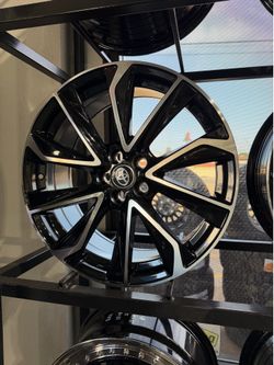 Corolla 18s black machine 5x100