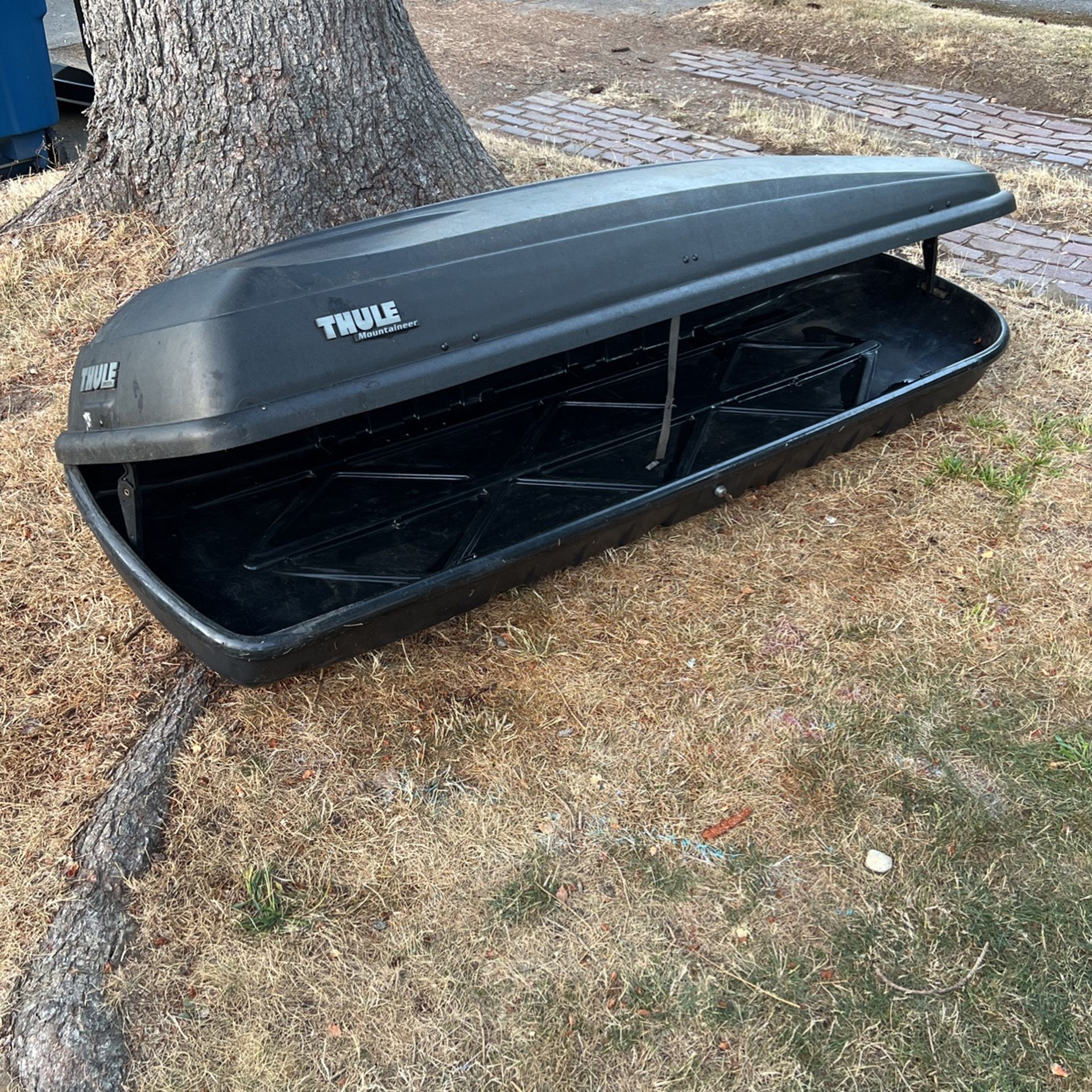 Thule Mountaineer Top Box