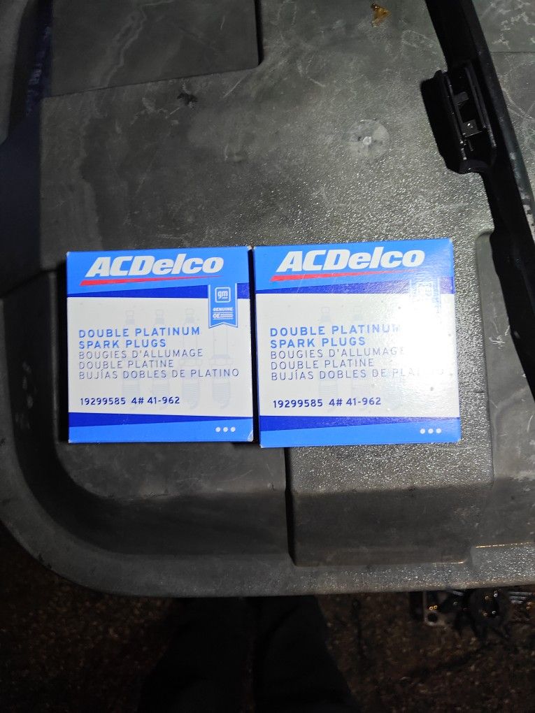 New 8 Spark Plugs Ac Delco