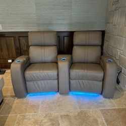 Palliser Home theater seats (2)