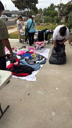 Yard sale in Orange