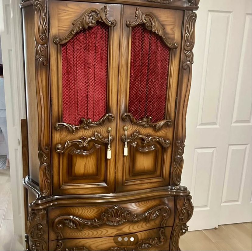 7 Piece Hand Carved Walnut Antique Bedroom Set