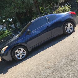 Nissan 2  Door  Coupe Cd Player 