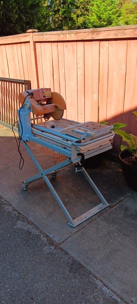 10" Tile Saw And Stand