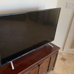 Hitachi 43” 4K TV New Condition
