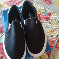Men Size 7 Adidas New Asking 25.00