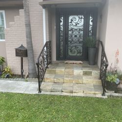 Handrail