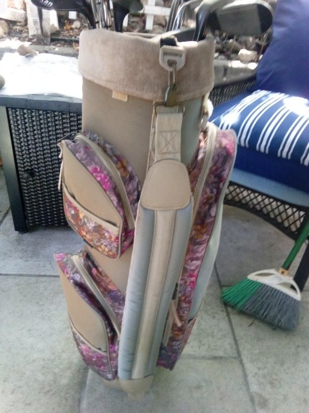 Antique Golf Bag With 9 Clubs