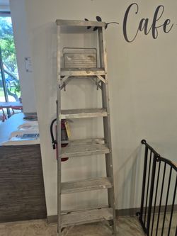 6ft Aluminum ladder