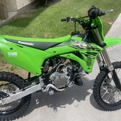 100 kawasaki 2023 2stroke Dirt bike