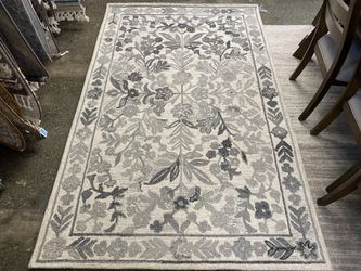 CHAMPE CARPETS Hand Tufted Wool Monochrome Grey Floral 5×8 Area Rug
