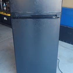 Small Refrigerator Semi Works 