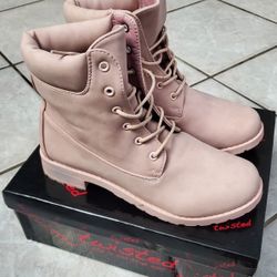Women's Pink Boots - Size 8 - Brand New In Box 