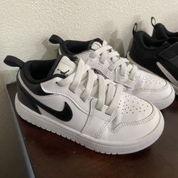 Kids Shoes Please Read Below 