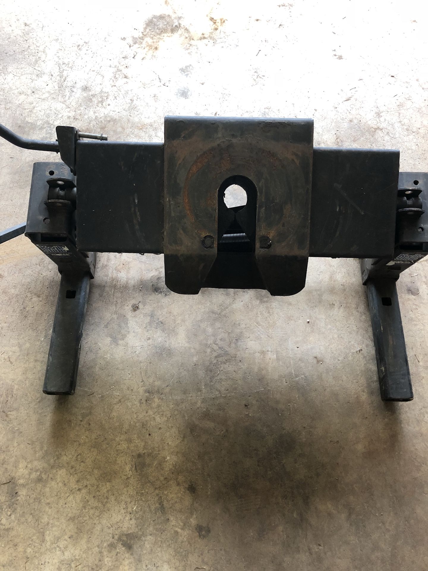 Reese 14k slider fifth wheel hitch