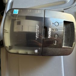 Brother QL-700  Professional Label Printer w/power cord