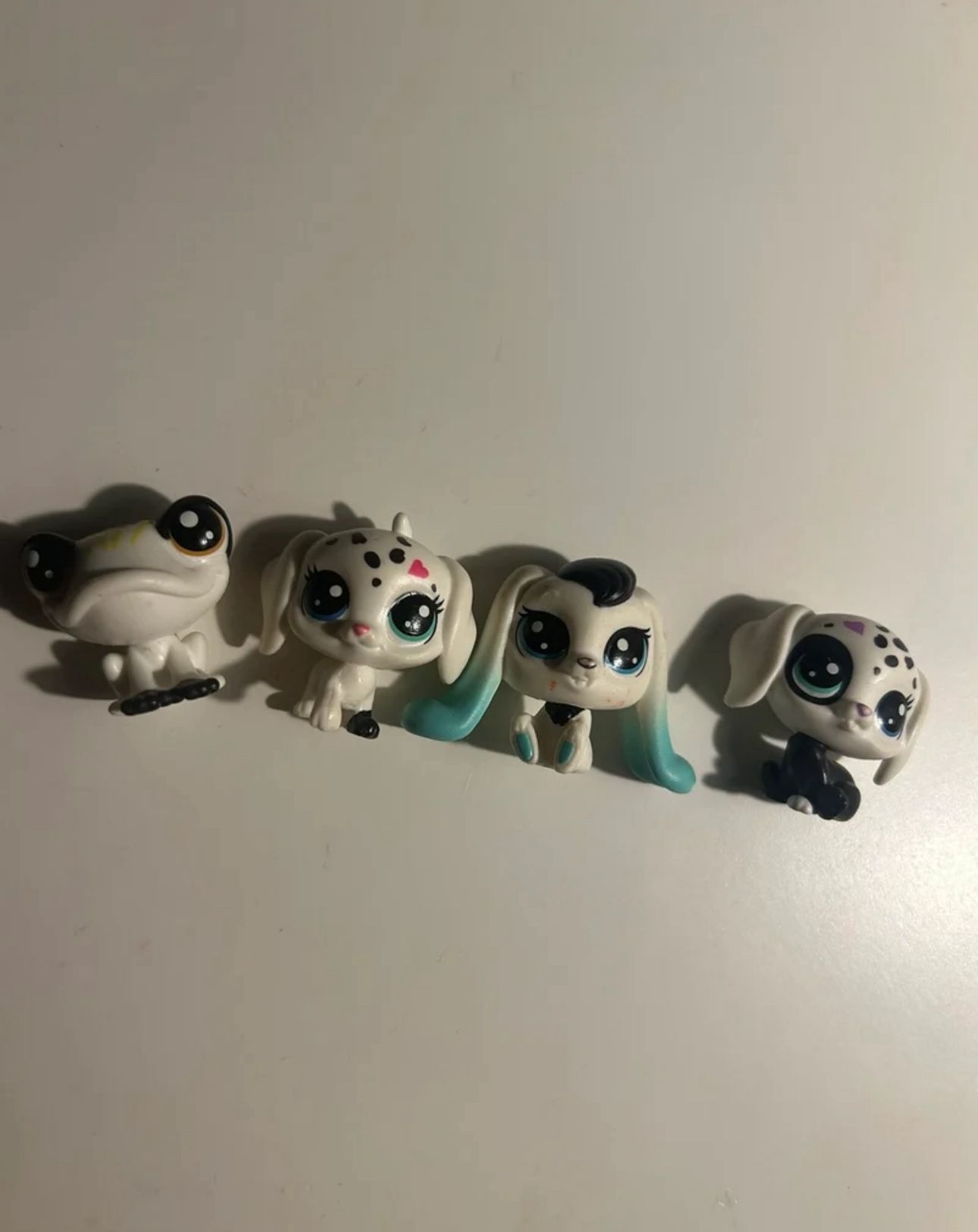 LPS 2 dogs, 1 bunny, and 1 frog