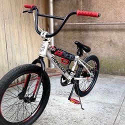 BMX BIKE 