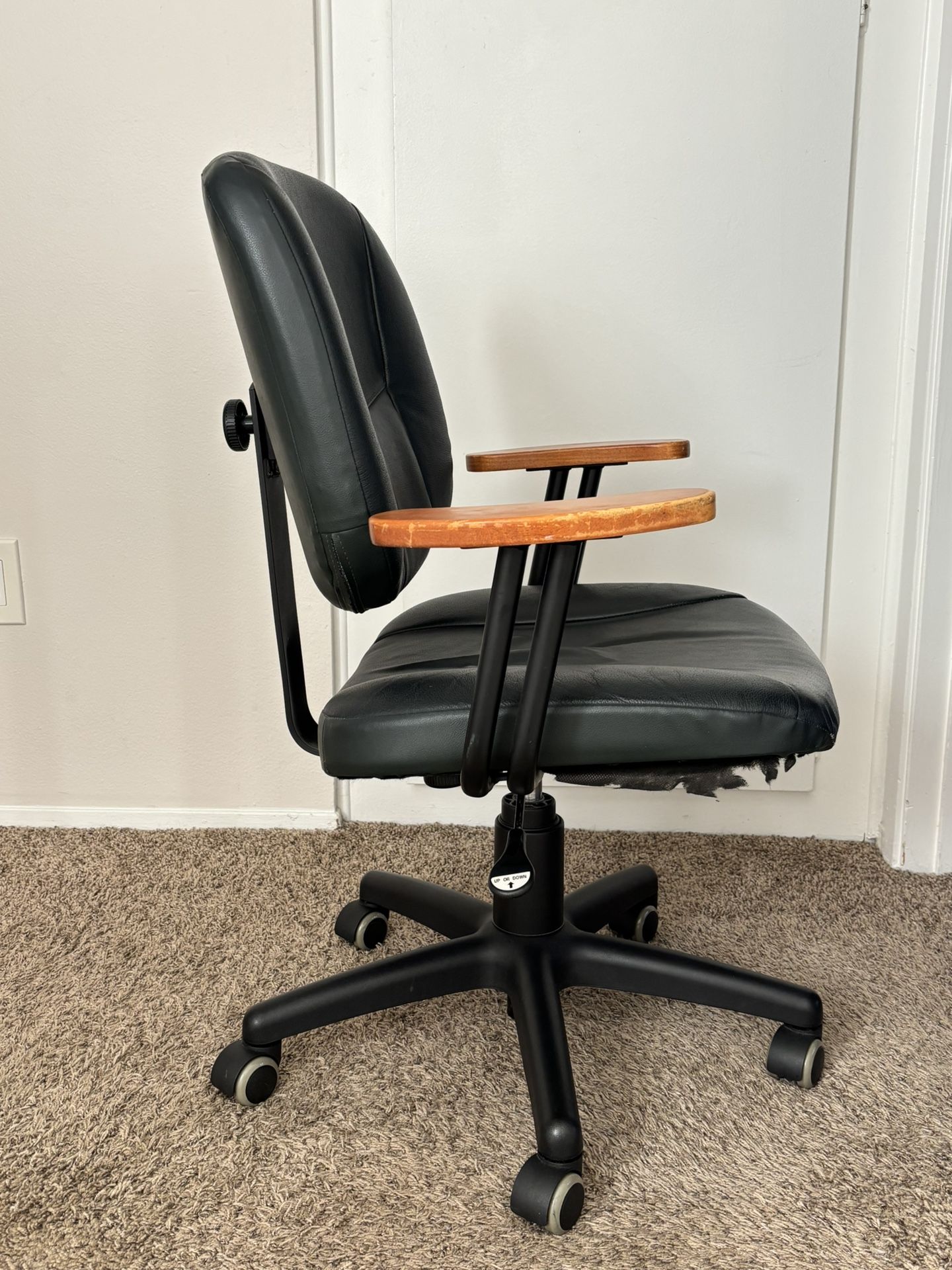 Office Chair – Comfortable, Genuine Leather, Wood Armrests
