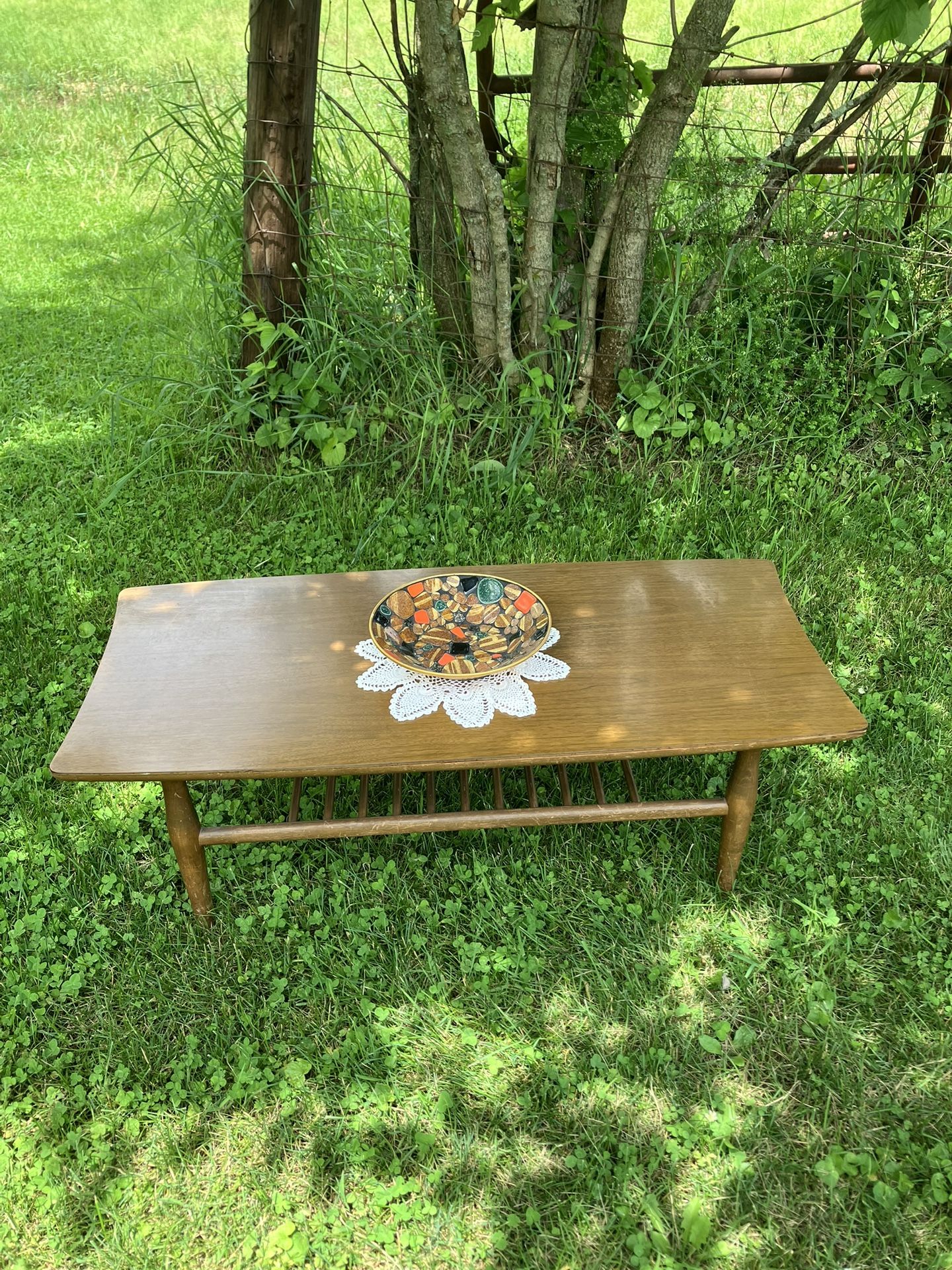 Vintage MCM Coffee Table - w/shelf