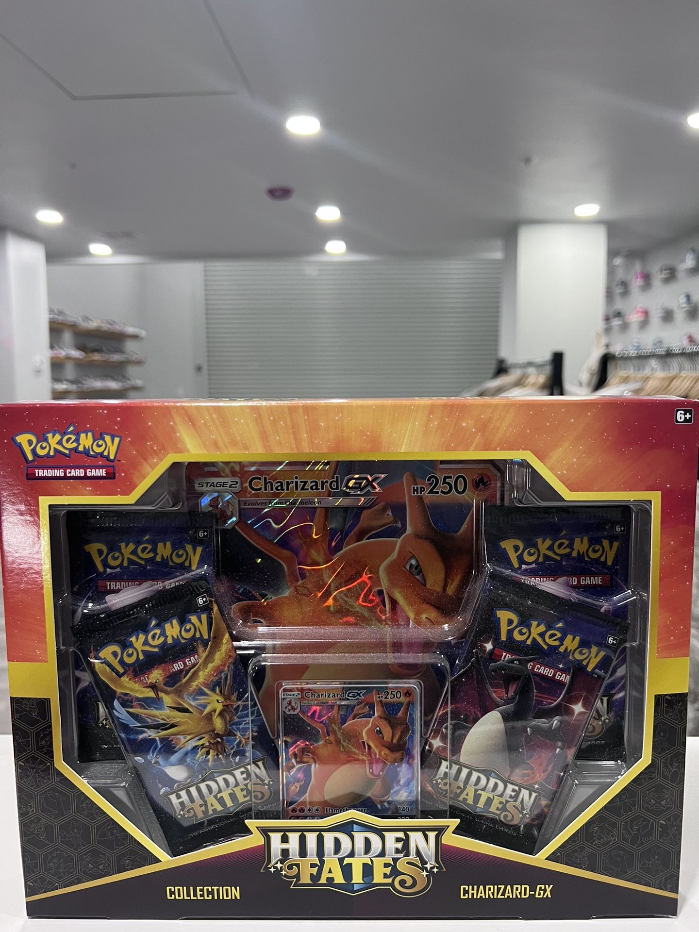 Pokemon Hidden Fates Collection [Charizard GX]