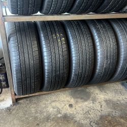 SET OF TIRE 235 65 18 MICHELIN 85% LIFE