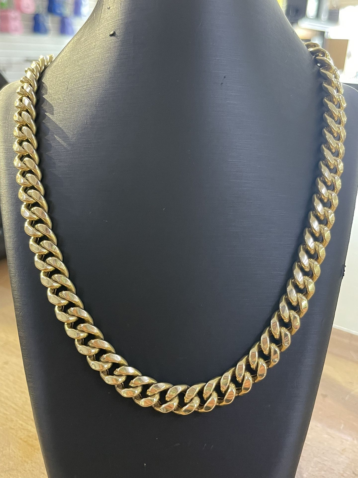 10K Yellow Gold Hollow Chain 50.1DWT/ 77.9