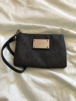 Michael Kors black change purse