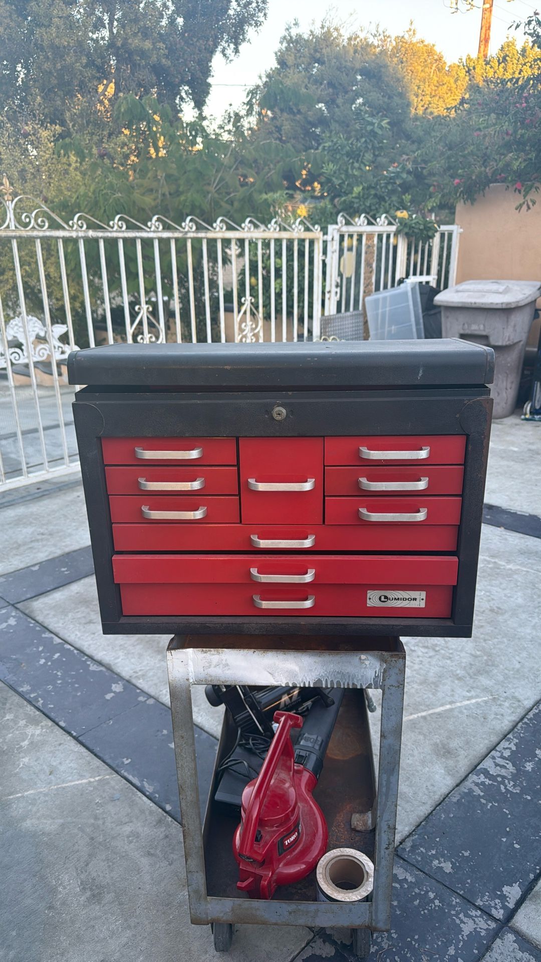 Lumidor Tool Chest