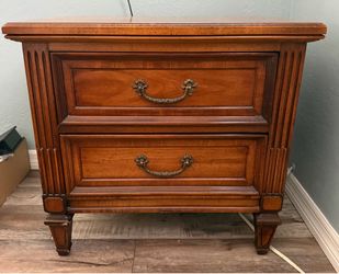 (2) side tables