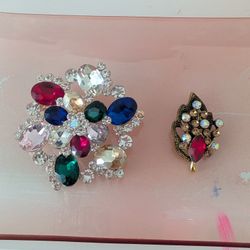 Vintage Multicolor Crystal Brooch Set