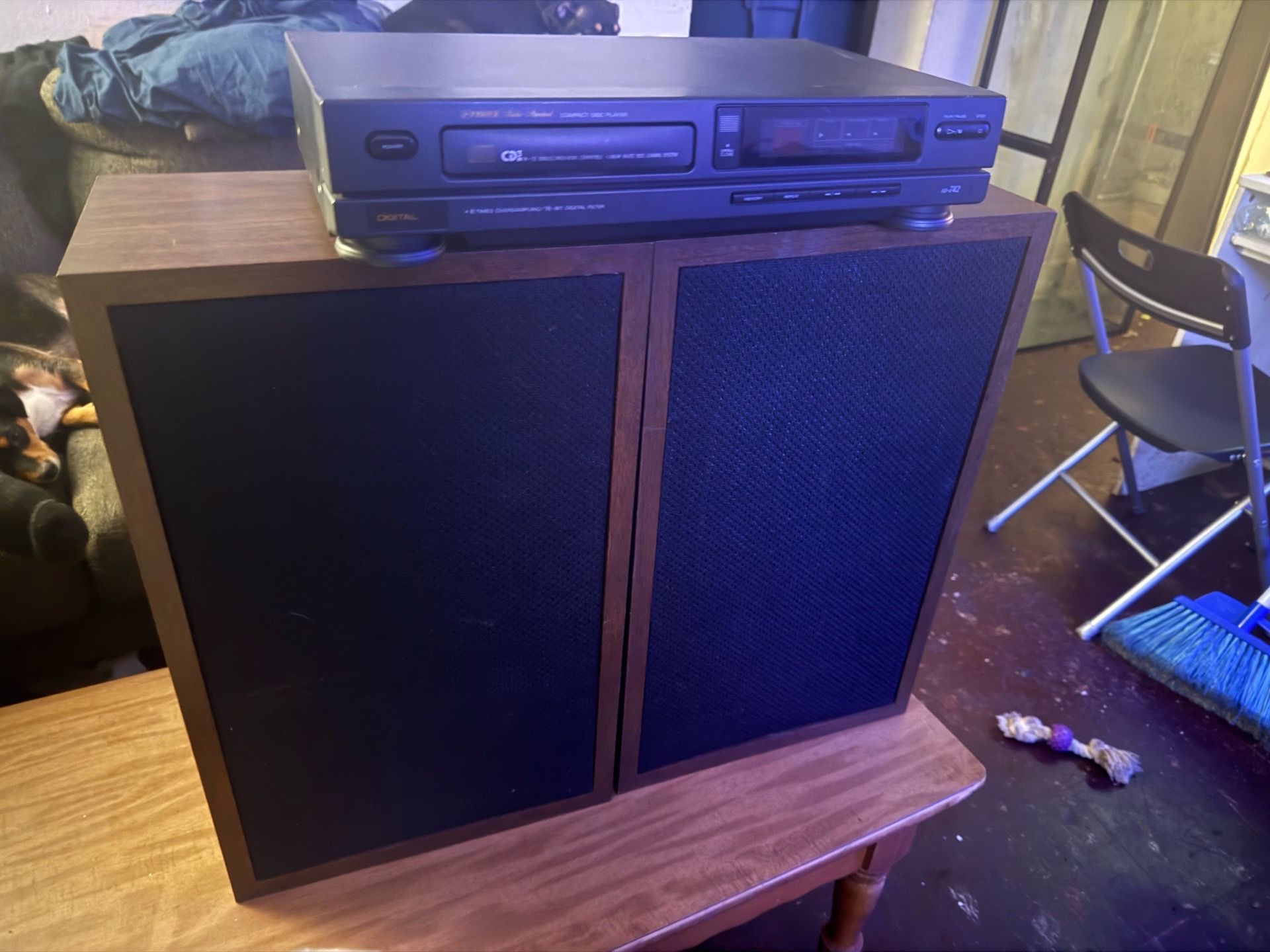 Technics Vintage floor speakers and fisher cd player