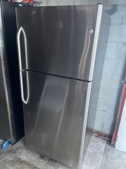 Refrigerator 28by66