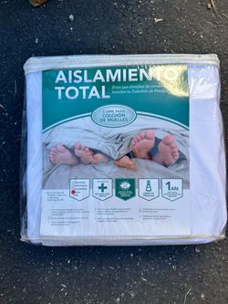 Queen Size Mattress Cover: Bed Bugs and Dust Mites Prevention