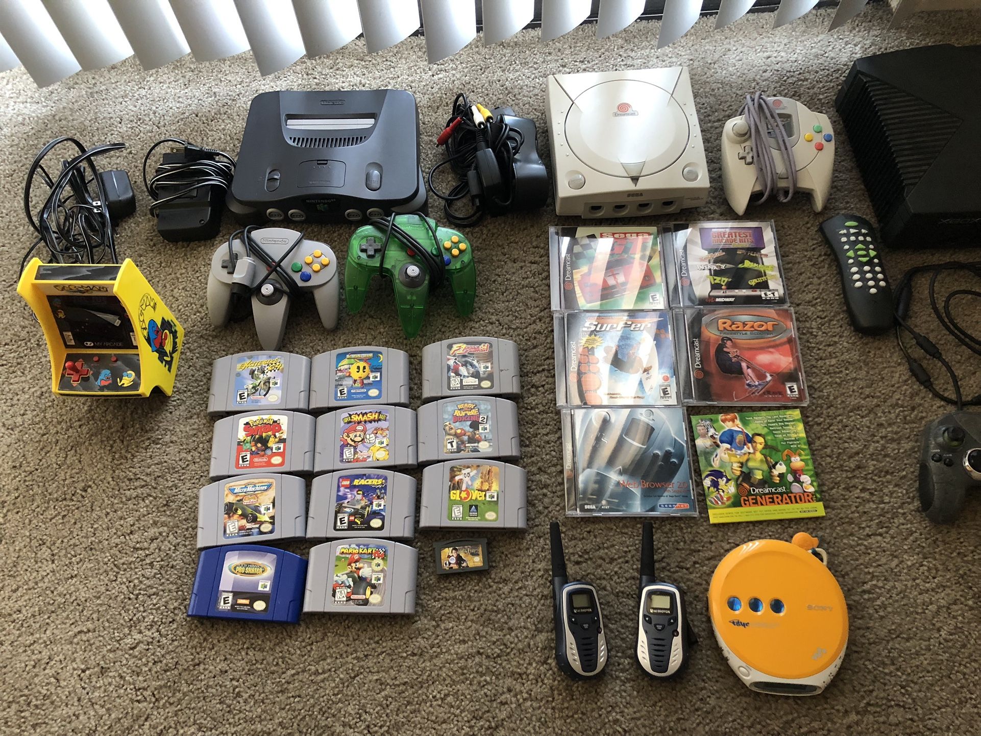 Playstation 3 Xbox Dreamcast Nintendo Cd Player Walkie Talkie Pac-Man 