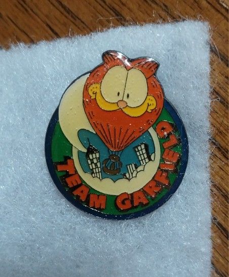 Vintage Garfield Pin