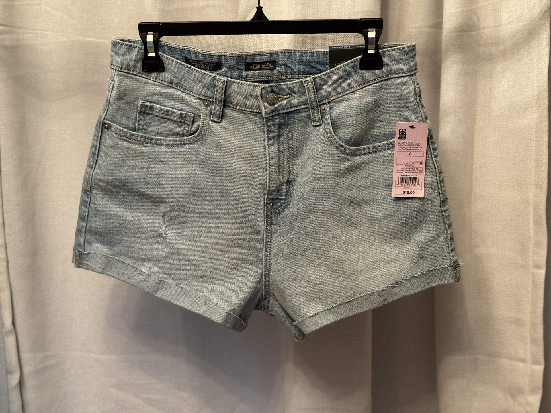 NWT. Size 8 Wild Fable High-Rise Rolled Cuff Shorts 