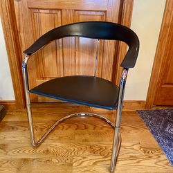 Vintage tubular chrome black leather italian cantilever armchair chair