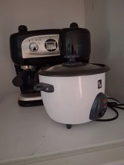Crock Pot and 2 blenders