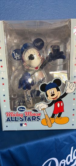 Dodgers Mickey Mouse Statue