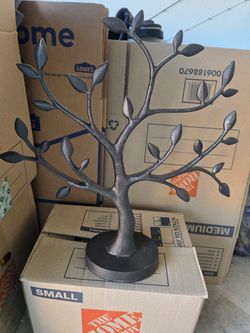 Metal Tree Decor