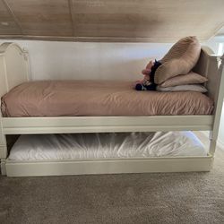 bunk bed with trundle 