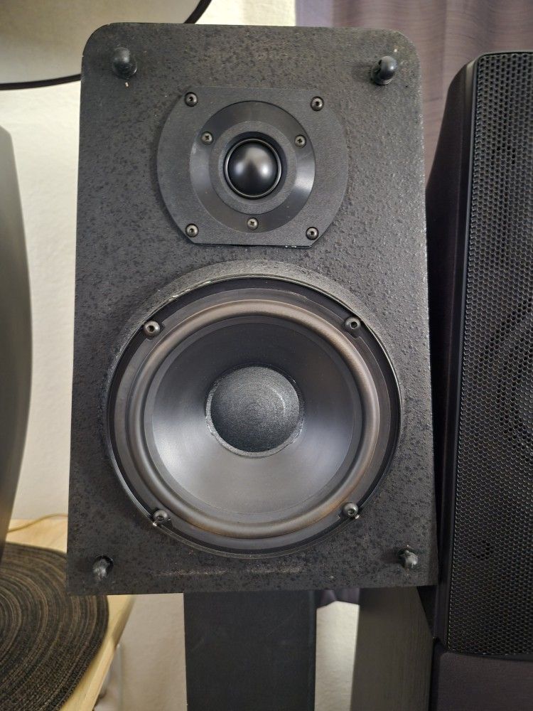 Miller & Kreisel, M&k 2-b Speakers And V-2 B Subwoofer (very Clean)