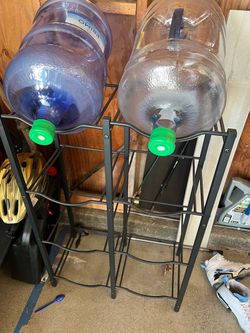 5 gallon water jug holder - 8 jugs